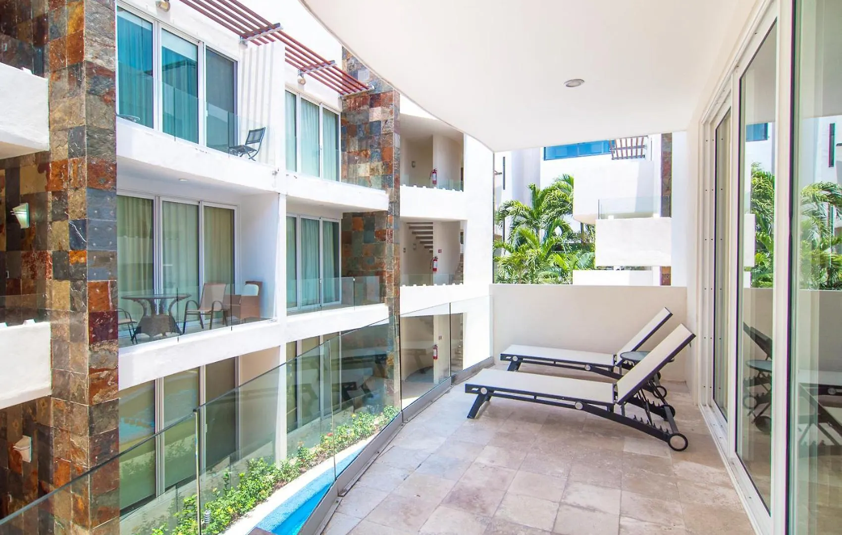 Дом отдыха Exceptional Location Near Beach, Pool-View Balcony Плая-дель-Кармен Мексика