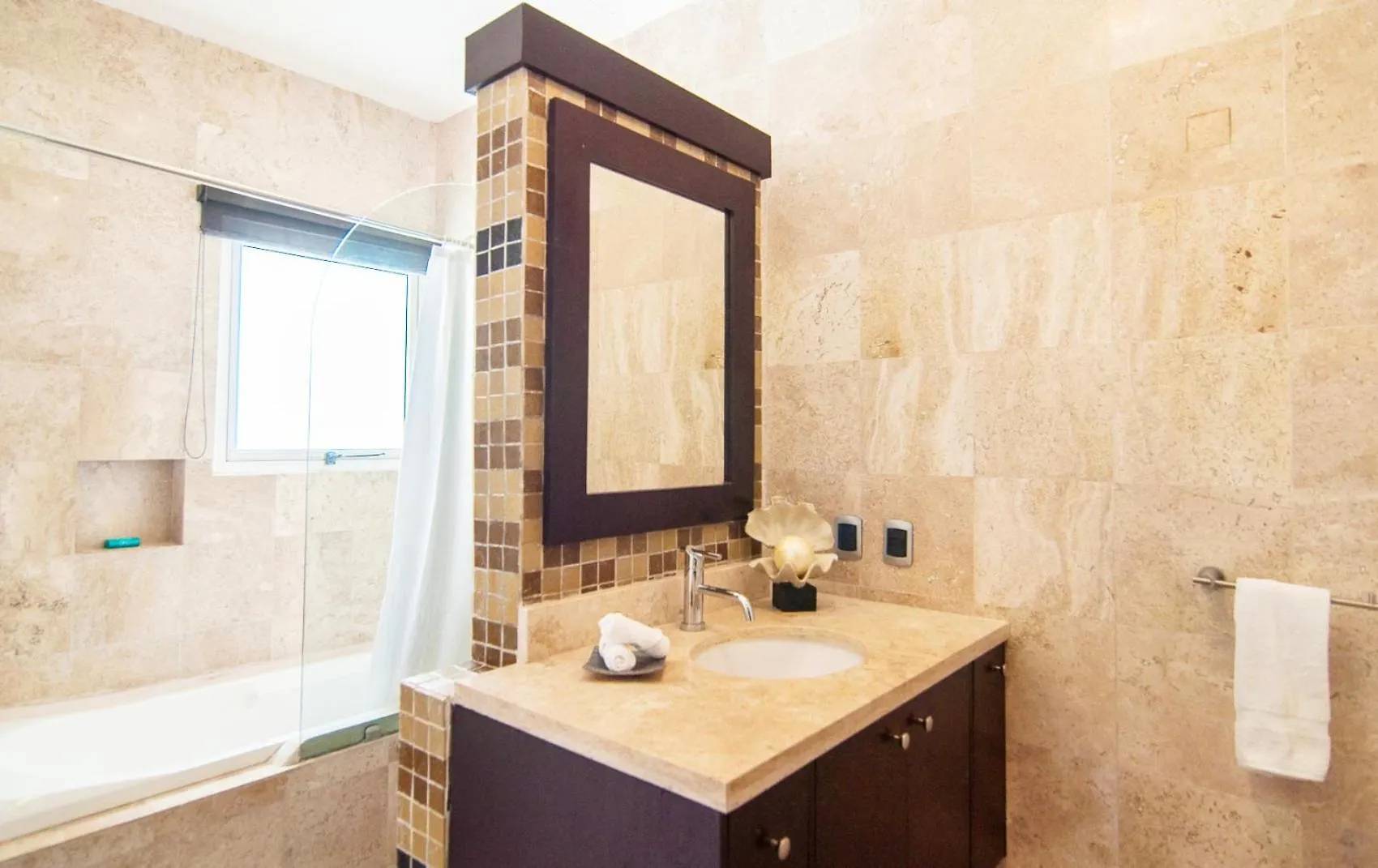 Exceptional Location Near Beach, Pool-View Balcony Плая-дель-Кармен 0*,